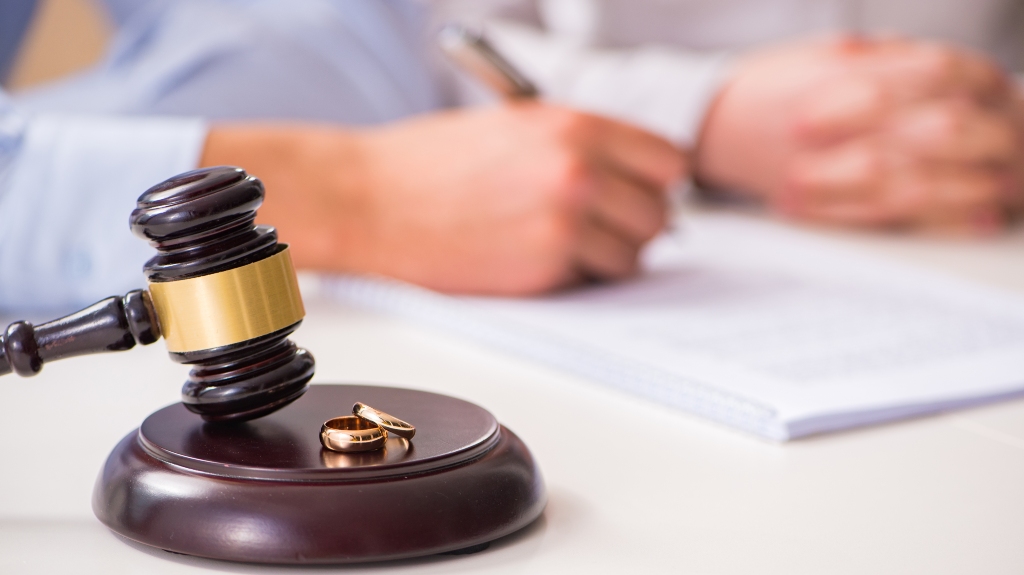 divorce in court