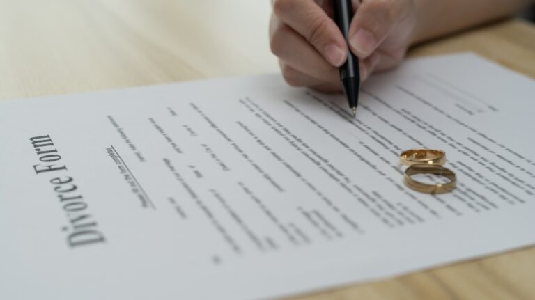 What Is the Cheapest Way to Get Divorced in Ohio?
